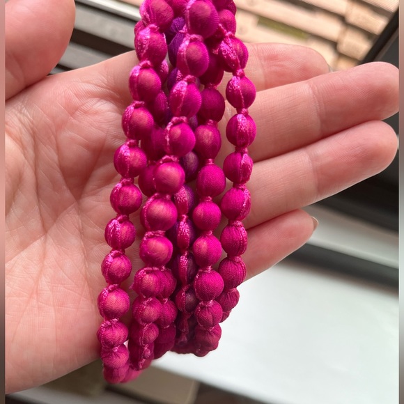 Silk wrapped beads -Magenta- - Picture 2 of 3